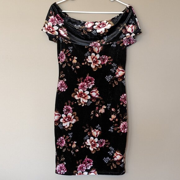 Vintage Seduction Off-the-Shoulder Floral Velvet Dress - Picture 1 of 11